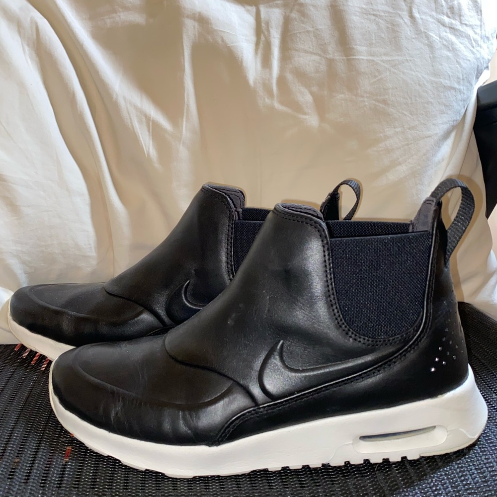 Nike Air Max Thea Boots | size 8.5